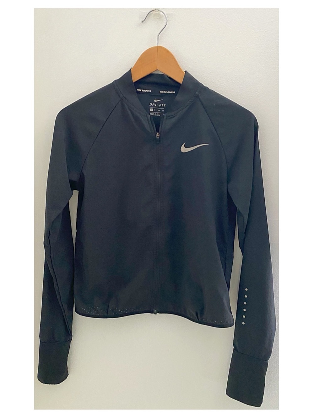 NIKE Running DRI-FIT Black Full-Zip Jacket Size XS Workout Gym Outdoor Running